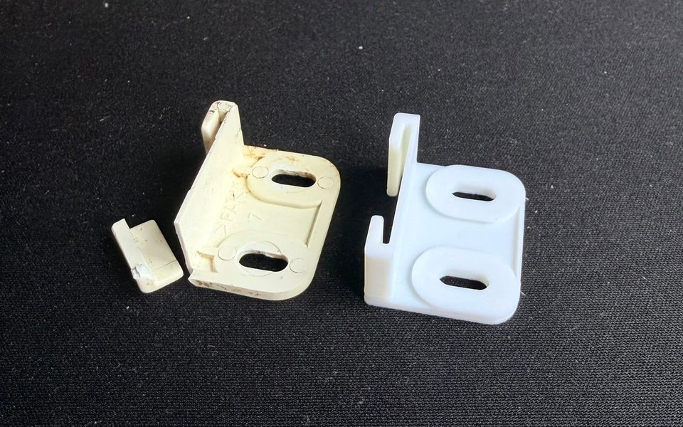 Pièce cassée et sa copie imprimée en 3D